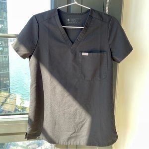 FIGS Catarina Black Scrub Top